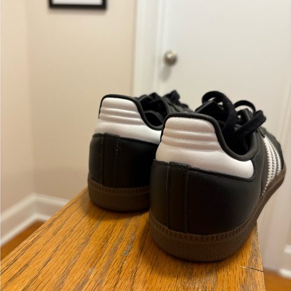 Adidas Women’s Black Samba Shoes - Picture 4 of 6
